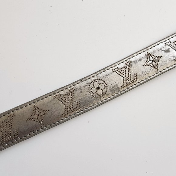 LOUIS VUITTON - AUTHENTIC LV METALLIC SILVER LEATHER PERFORATED MAHINA BELT - Picture 7 of 15